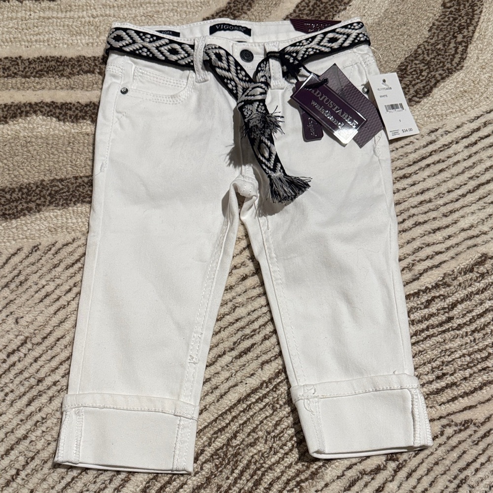 NWT Vigoss White Cropped Jeans with Black Patterned Belt - Size 5 Kids